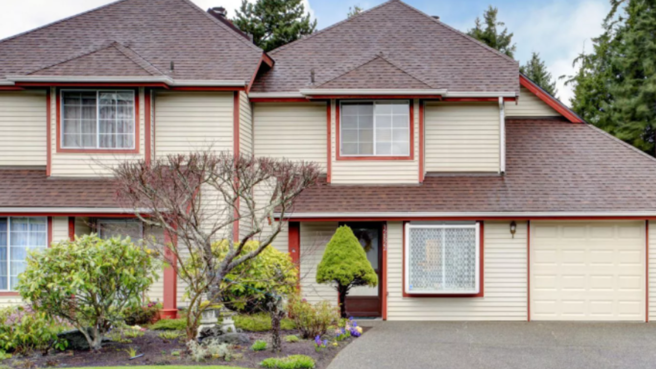 Why you should invest in a Roofing Contractor instead of trying to do it yourself