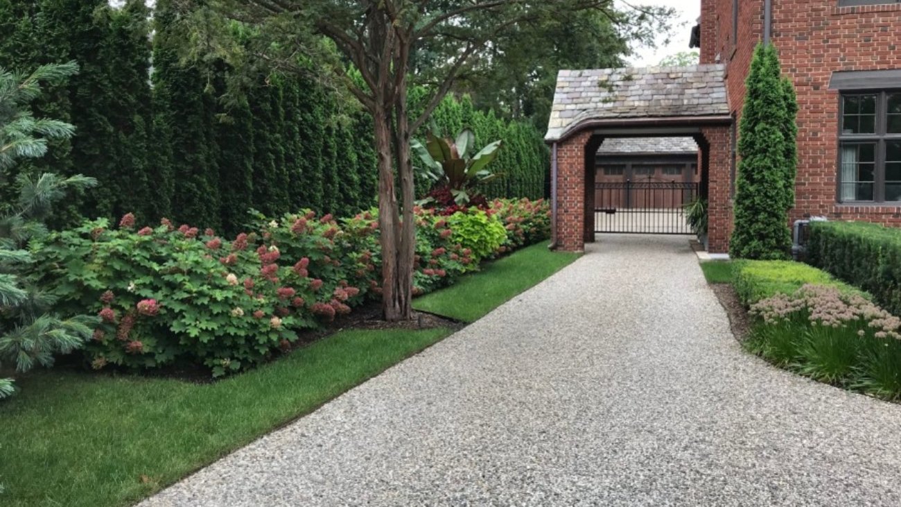 Crushed Stone 101: Choosing the Right Type for Paths, Driveways, and Beds